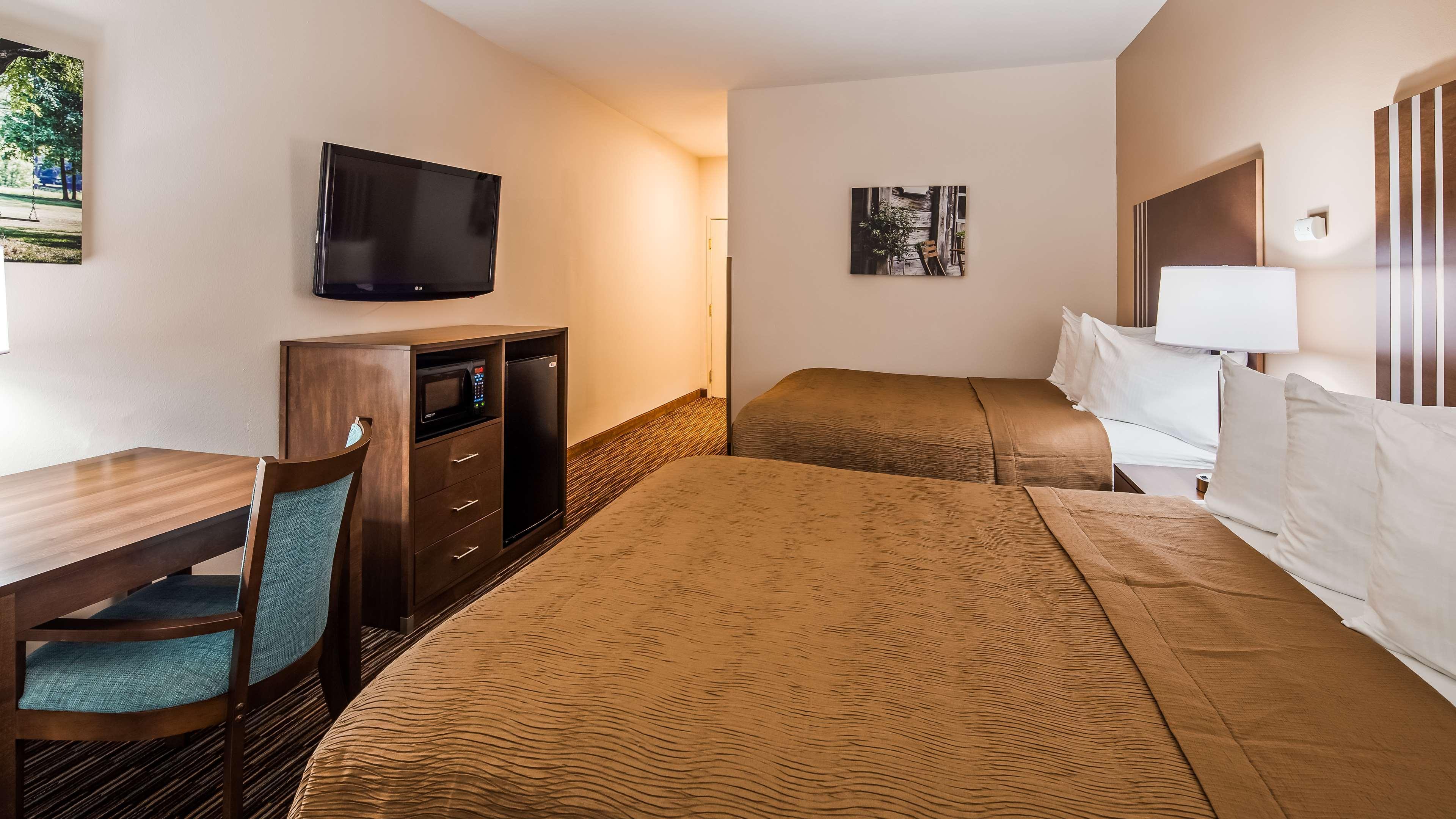 Best Western Brookfield Exterior photo